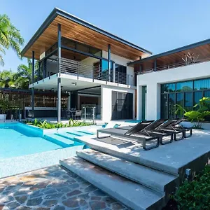 8 Beachfront Mirage , Port Douglas Australia