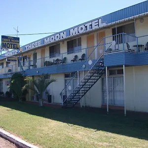 Three Moon Motel